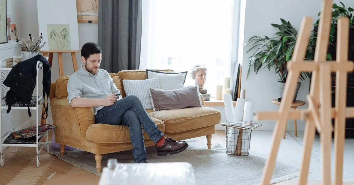 How to Set Up a Creative Workspace for Artists