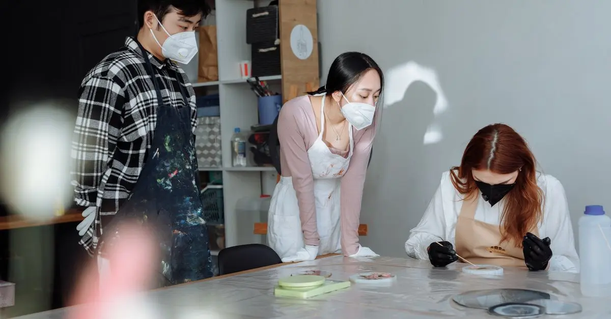10 Essential Tips for Emerging Artists to Develop Their Skills