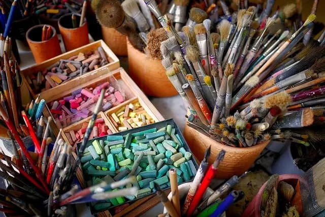 Essential Steps to Build Your Artistic Career Successfully