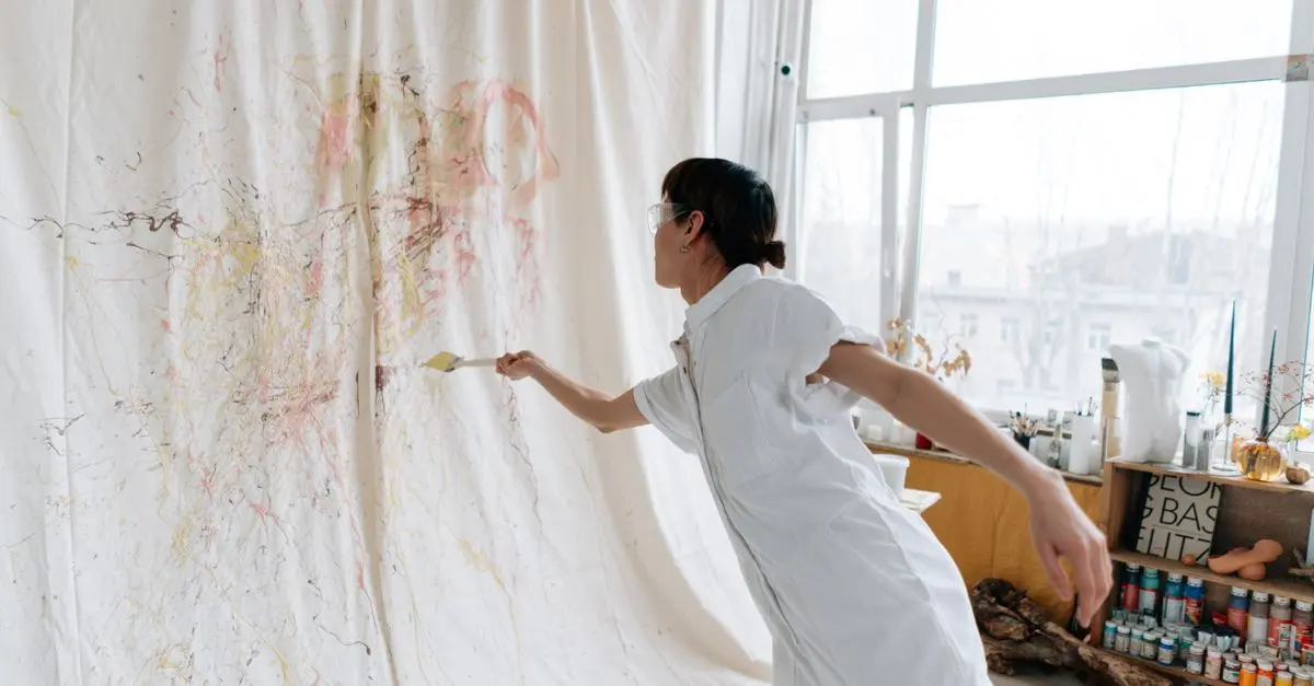 Top 10 Tips for Aspiring Artists to Find Their Style